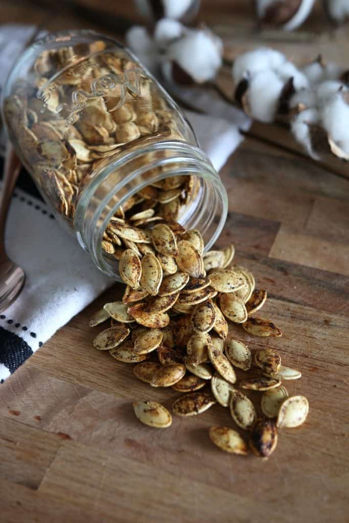 Can cockatiels eat pumpkin seeds?