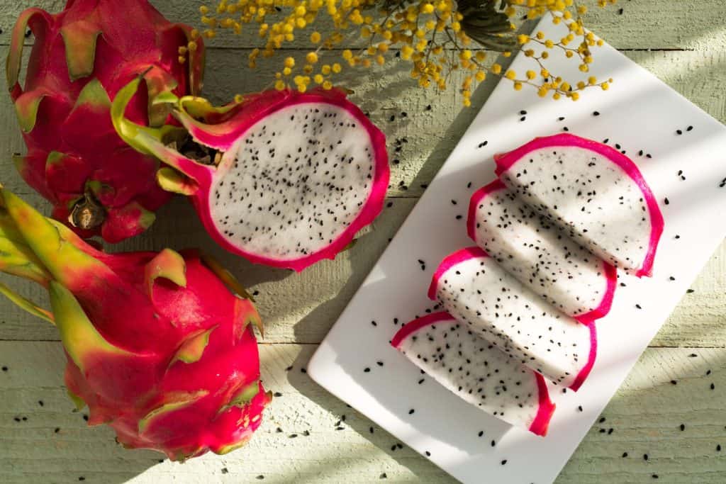 can cockatiels eat dragon fruit