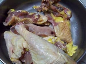 Can Cockatiels Eat Chicken
